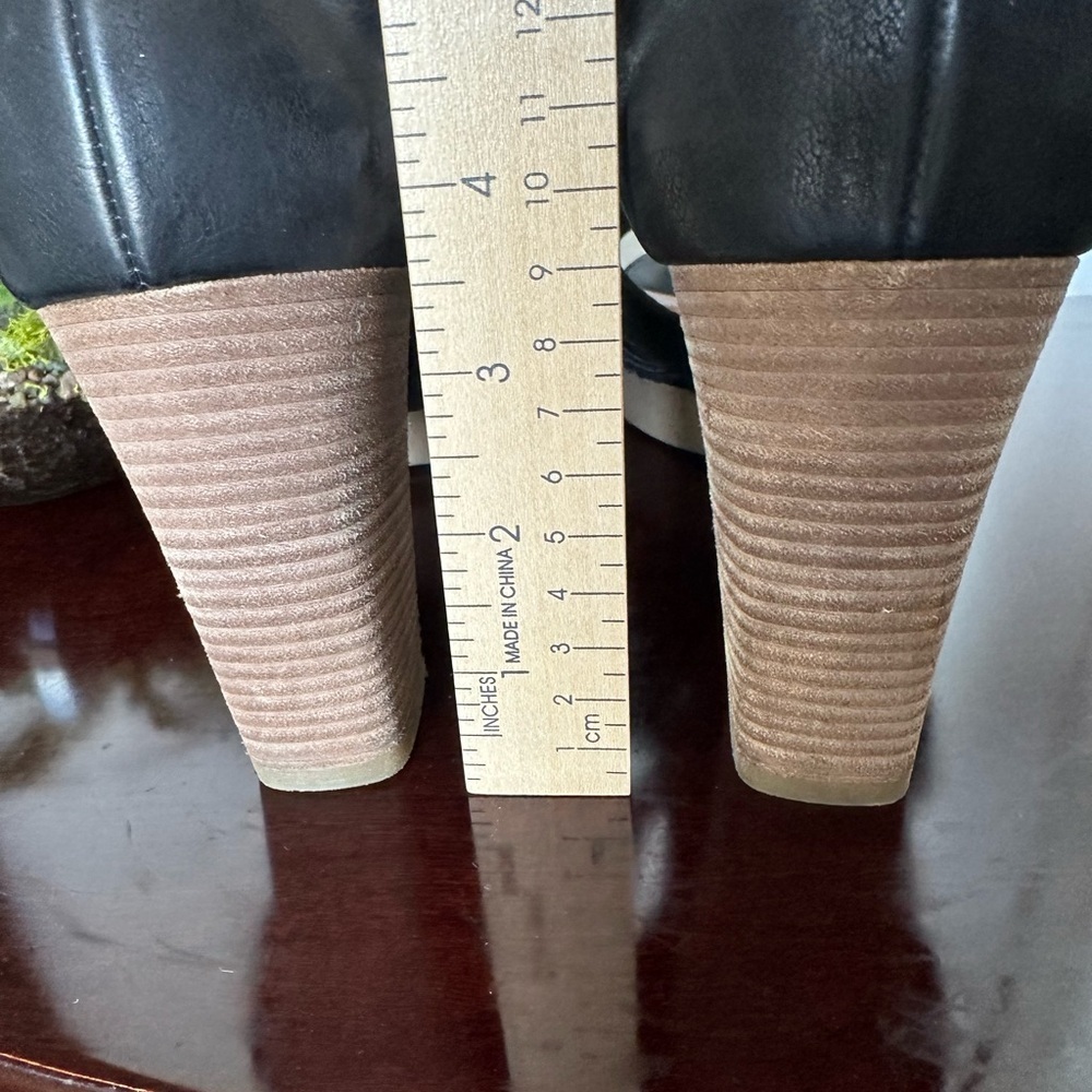 Paul Green Black Heels with Modern Straps - Picture 4 of 10